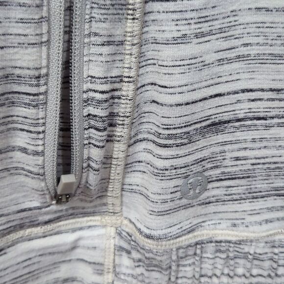 Lululemon Top Womens 8 Gray Crossover Hoodie Athletic Activewear - Picture 7 of 10